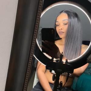 Meet your Posher, Yanna